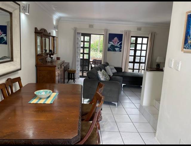 2 BEDROOM APARTMENT FOR SALE IN UMHLANGA CENTRAL